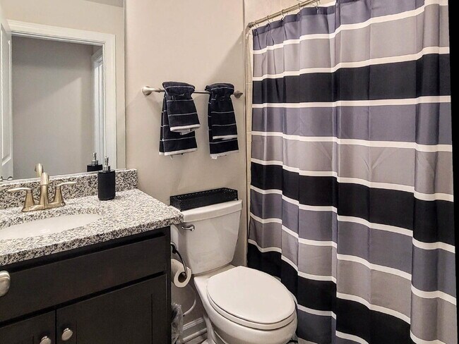 Building Photo - Luxury 4-Level Condo TH in Rippon Landing