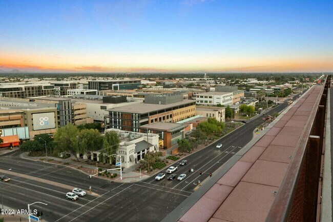 Building Photo - 7180 E Kierland Blvd