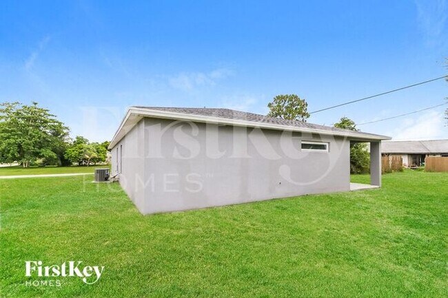 Building Photo - 1786 SW Davis St