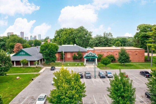 Building Photo - 439 Thurman Ave