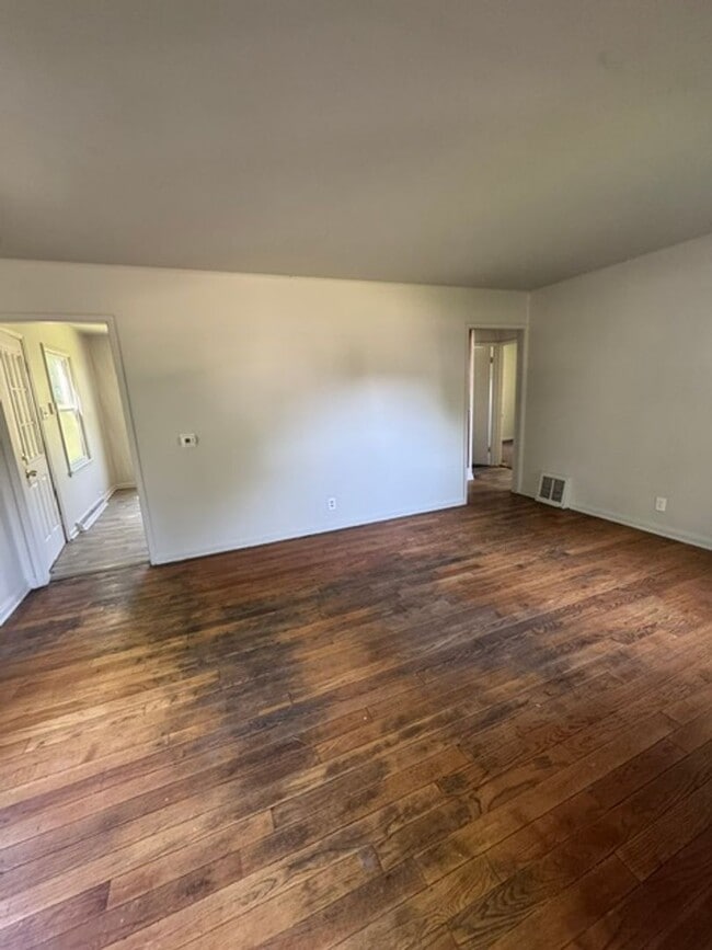 Building Photo - 4508 Plaza Dr