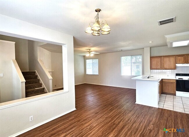Building Photo - 237 Tapwood Ln