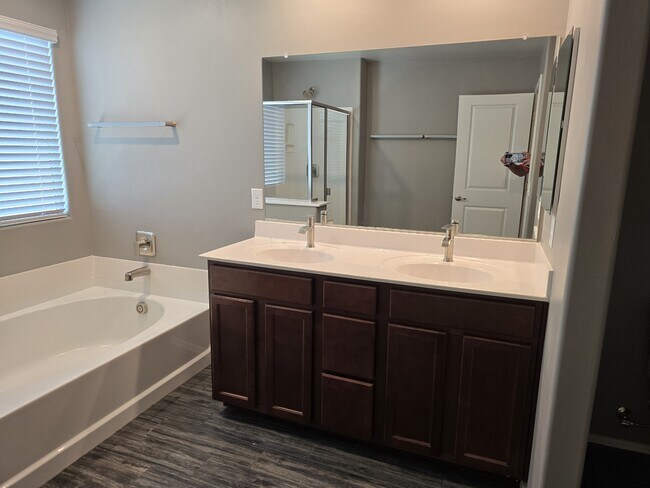 Building Photo - 4412 S Sunrise Bluff Way