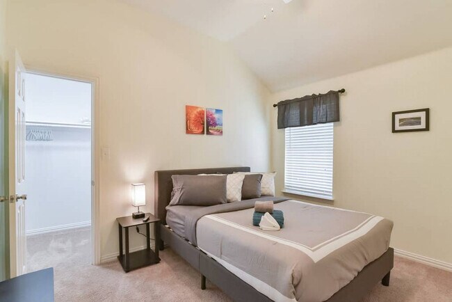 Building Photo - 4514 Ridgeway Dr