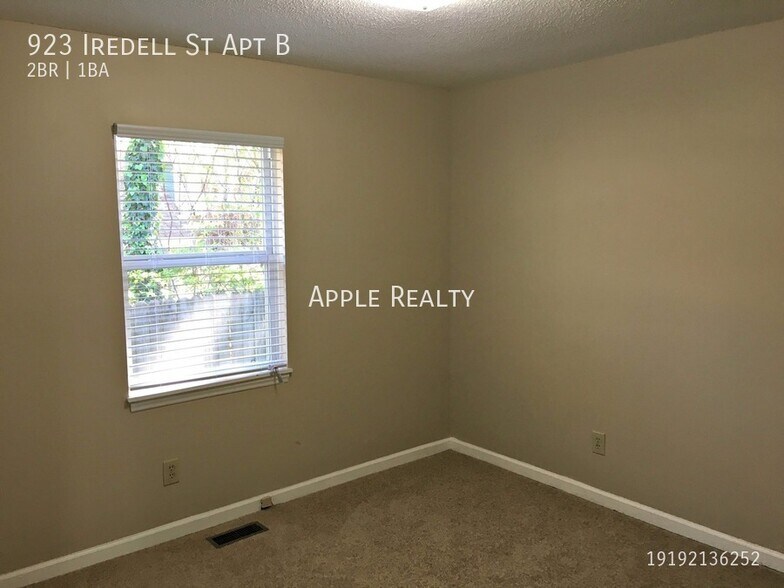 Building Photo - 923 Iredell St