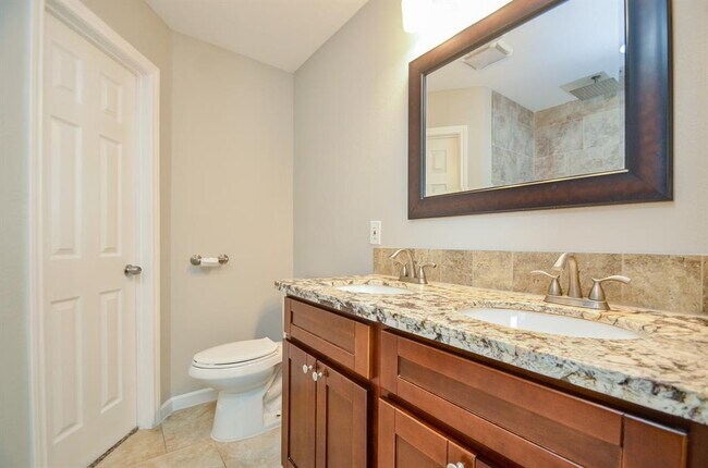 Building Photo - 718 Pine Lodge Dr