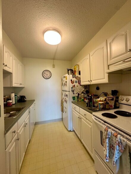 Building Photo - 41 Marion St