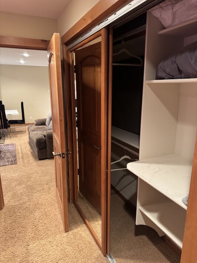 Building Photo - Luxury 5-Bedroom, 6-Bathroom Mountain Retreat – Hot Tub, Fireplaces, & More!