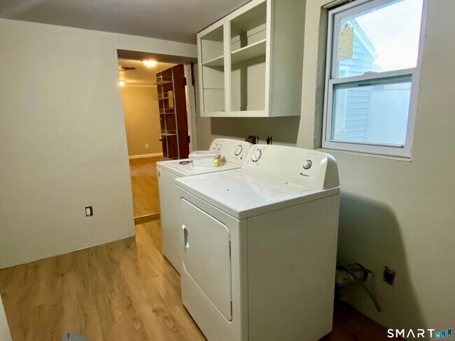 Building Photo - 43 Rodney St