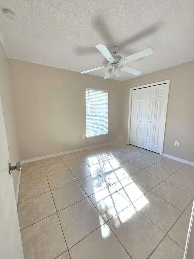 Building Photo - 3543 Diamond Terrace