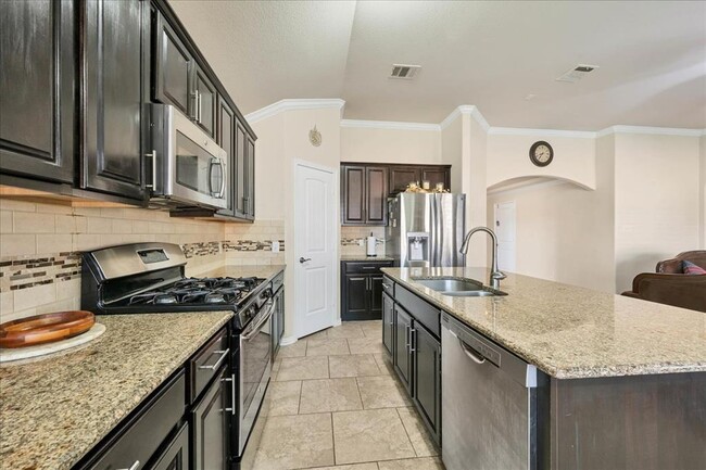 Building Photo - 300 Briar Park Dr