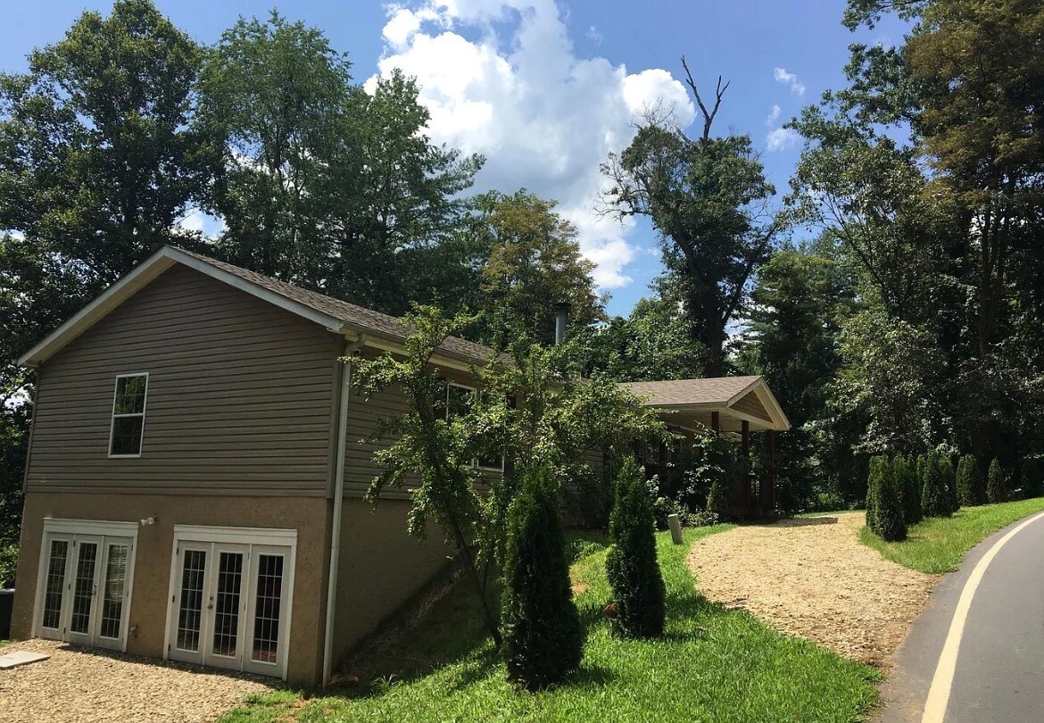 Building Photo - 210 Lower Glady Fork Rd