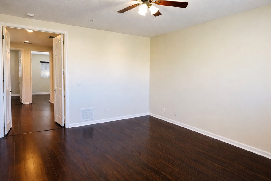 Building Photo - 4390 Berkshire Wharf Dr