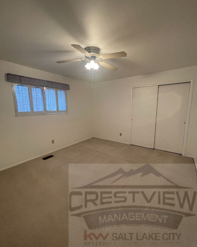 Building Photo - Charming East Sandy Home in a Prime Location