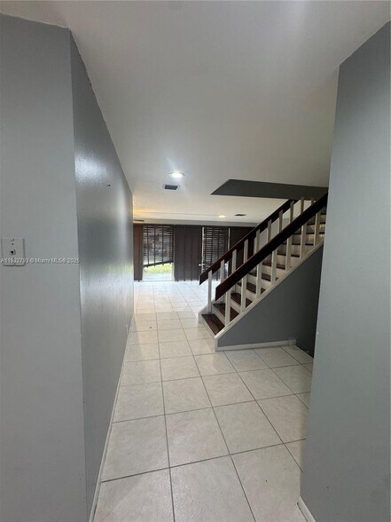 Building Photo - 834 NW 81st Way
