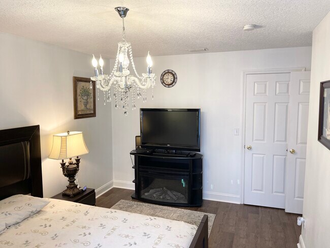 Building Photo - 35 Postman Ln