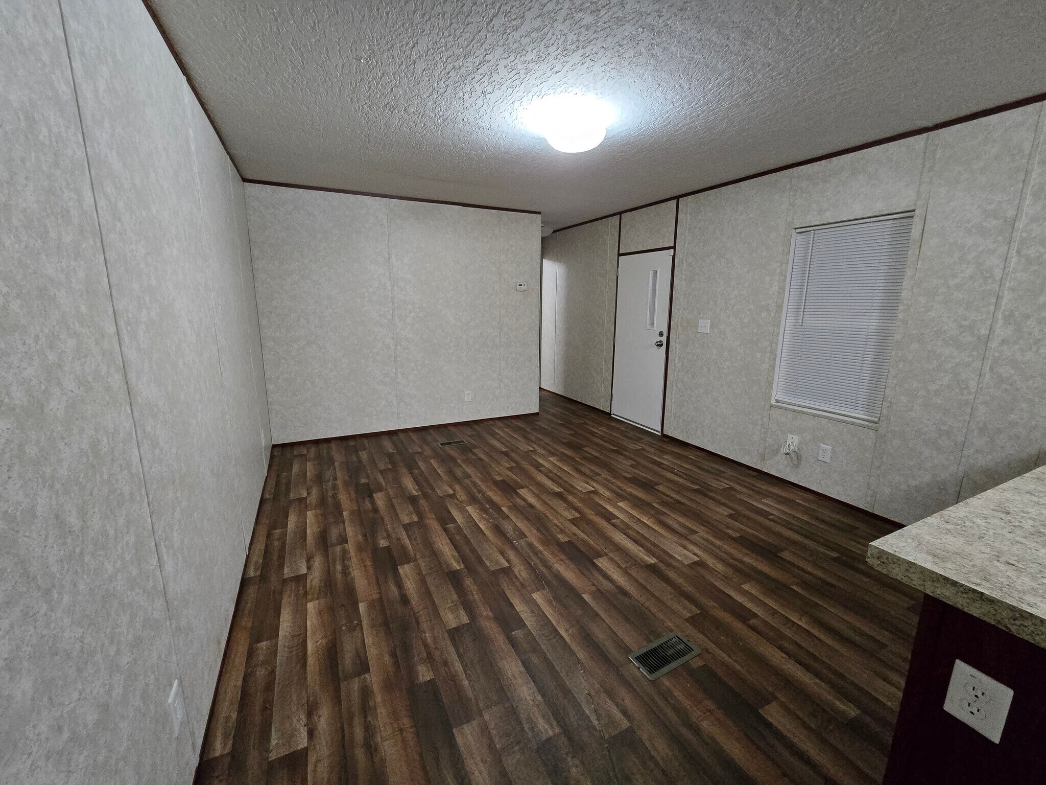 Building Photo - 1431 W 22nd St