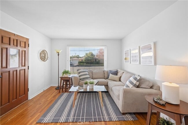 Building Photo - 2854 Mayflower Ave
