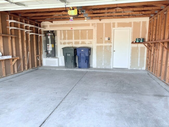 Building Photo - newly remodeled 3 bed/ 2 bath home