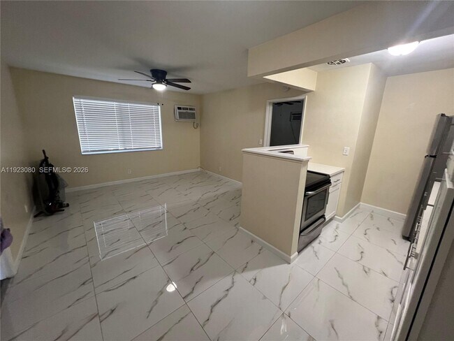 Building Photo - 5861 NE 18th Ave