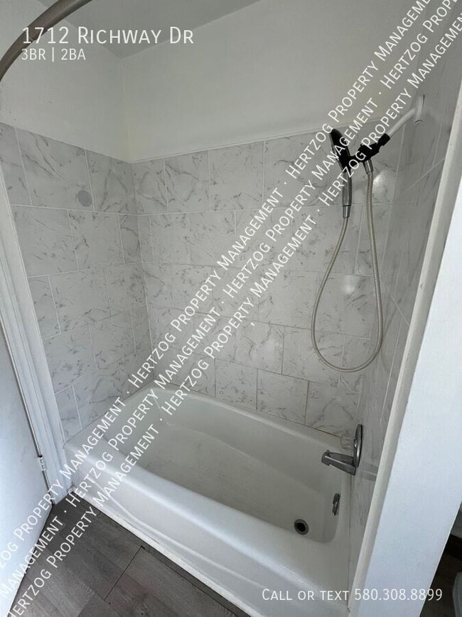 Building Photo - 1712 Richway Dr