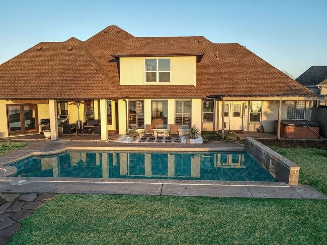 Building Photo - 7623 Wyatt Lake Drive