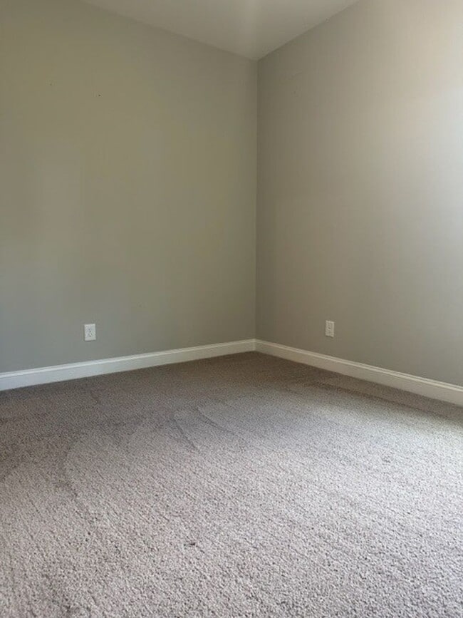 Building Photo - 3 Bed/2 Bath in Willow Pond - 15 minutes to SJAFB!