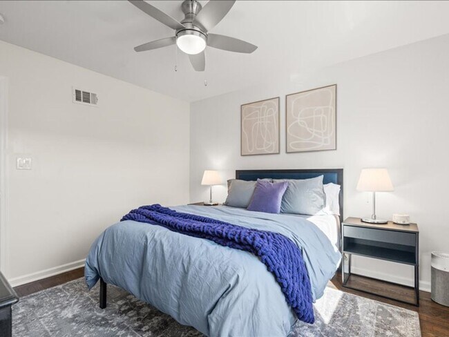 Building Photo - Distinctive Two Bedroom Beauty in Deanwood