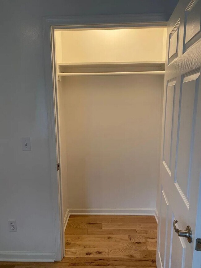 Building Photo - 316 S Marion St