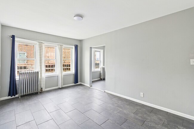 Building Photo - 6228 S Western Ave