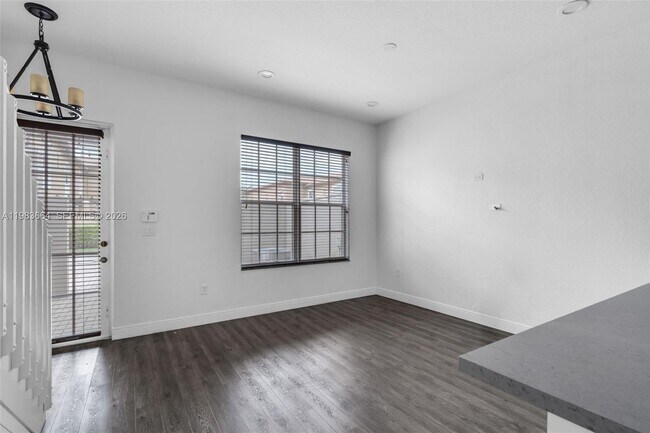 Building Photo - 624 SW 147th Ave