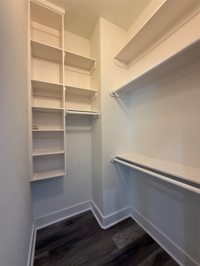 Building Photo - 2123 Bidwell Dr