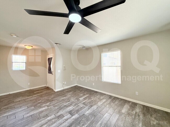 Building Photo - 8530 E Kiva Ave