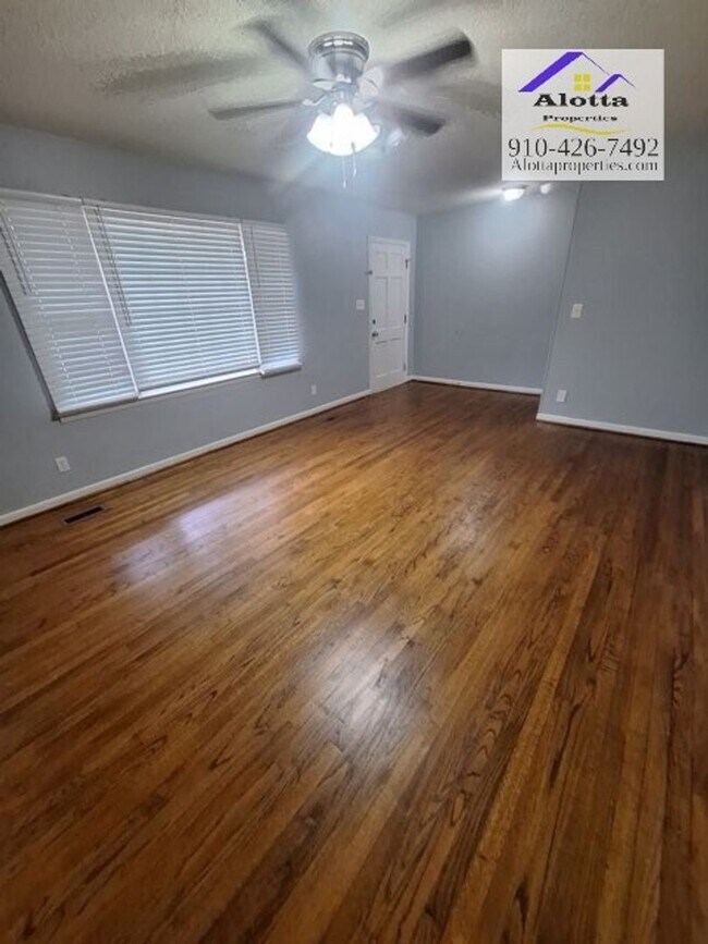 Building Photo - 5615 Dodge Dr