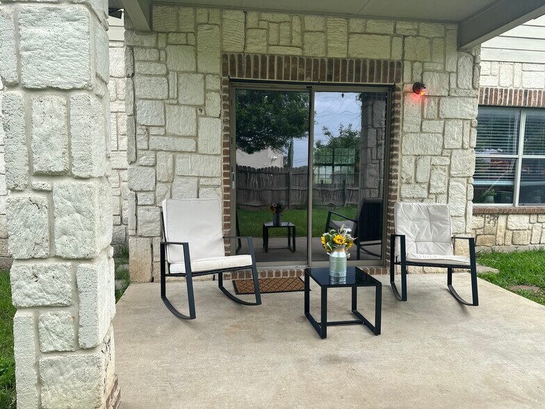 covered patio - 8259 Elm Glade