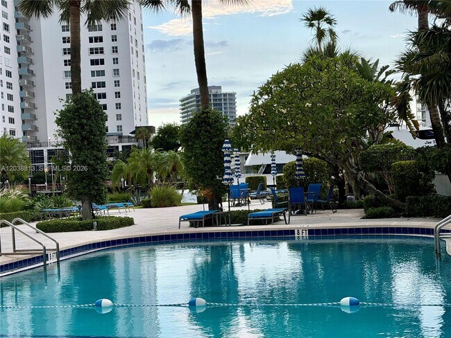 Building Photo - 888 Intracoastal Dr
