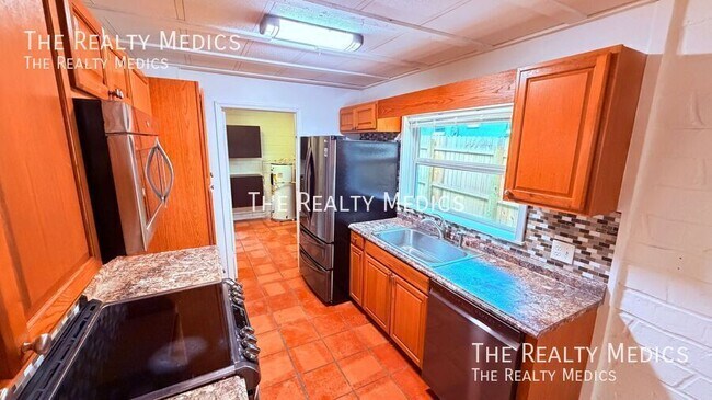 Building Photo - 31061 Lochmore Cir