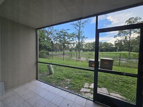 Building Photo - 8000 S Colony Cir