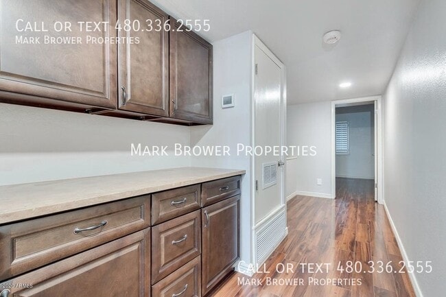 Building Photo - 1613 E Weathervane Ln