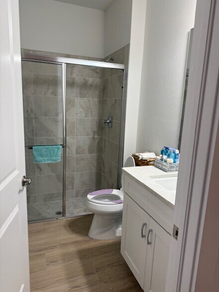 Building Photo - 8832 Oceana Way