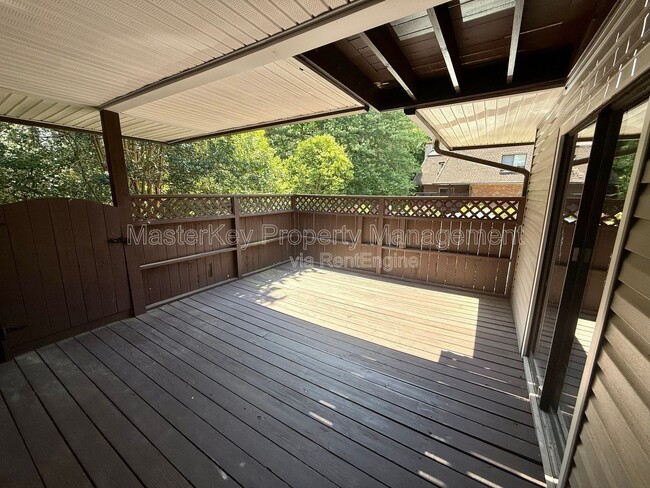 Building Photo - 104 Finley Forest Dr
