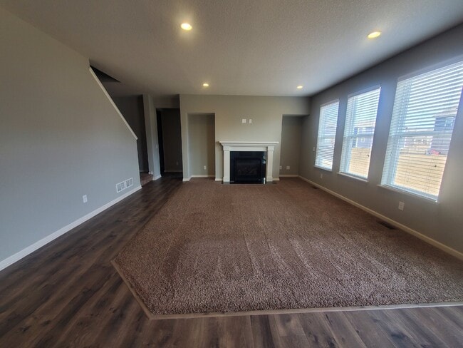 Building Photo - 5 BR 3 BA Single Family Home in North Hugo Minneapolis