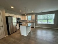 Building Photo - 115 High Pointe Dr