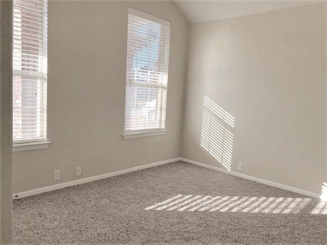 Building Photo - 352 King Elder Ln