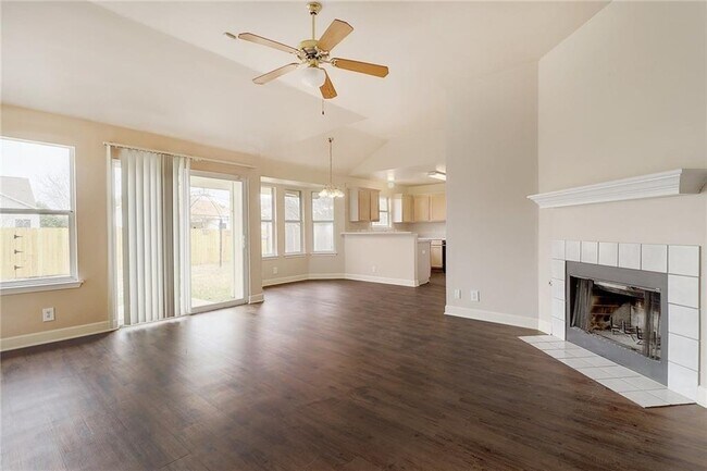 Building Photo - 202 Quail Cir