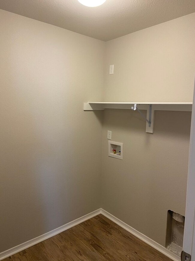 Building Photo - 2612 Grand Ln