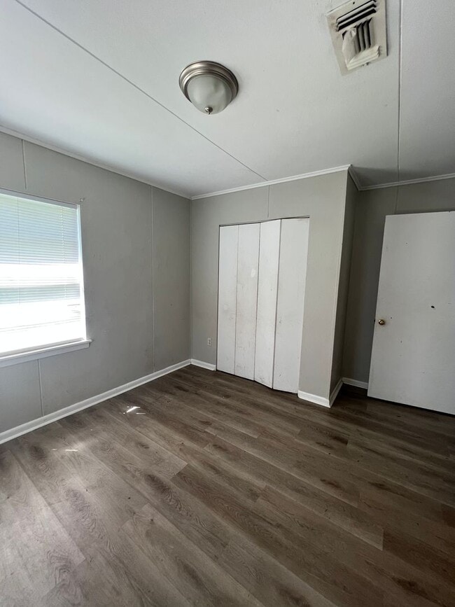 Building Photo - For Lease! Coming June 2025!