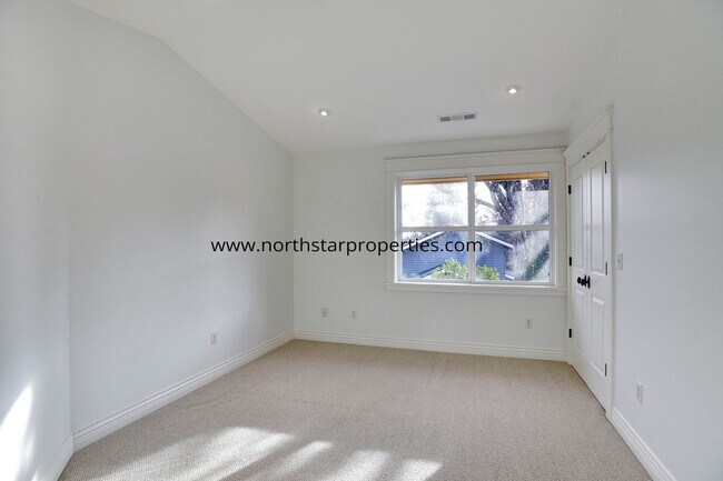 Building Photo - 17151 Wall St