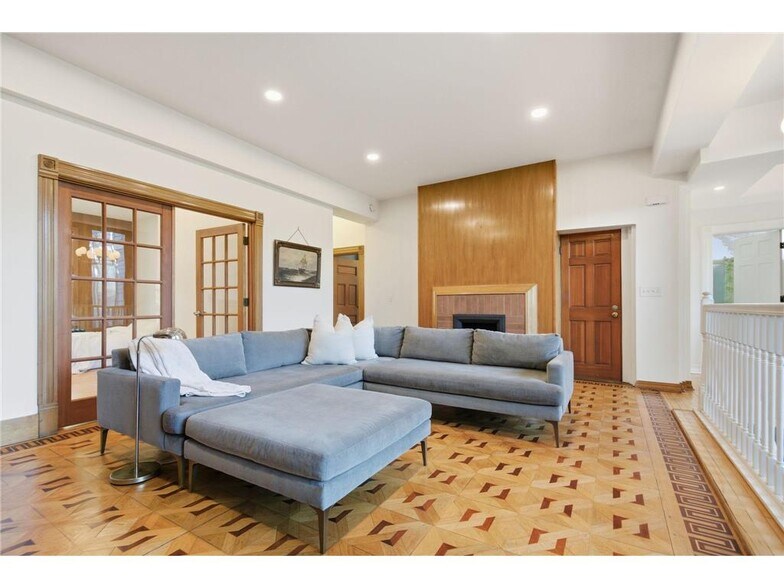 Building Photo - 2701 DuPont Ave S