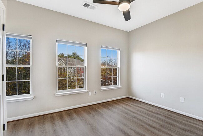 Building Photo - 12527 Heykens Ln